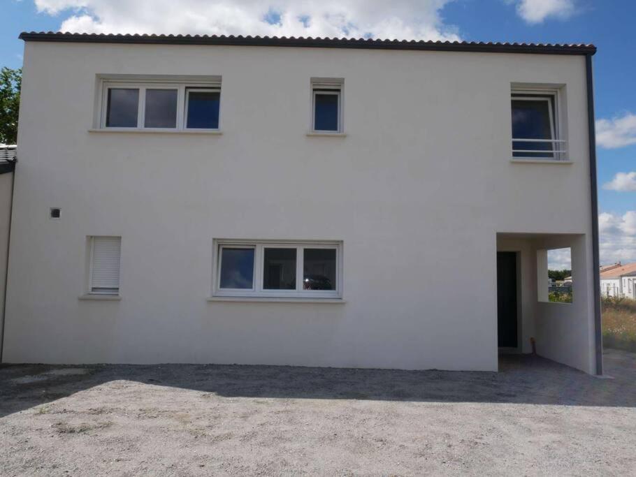 Studio Lumineux Avec Terrasse La Roche-sur-Yon Exteriör bild
