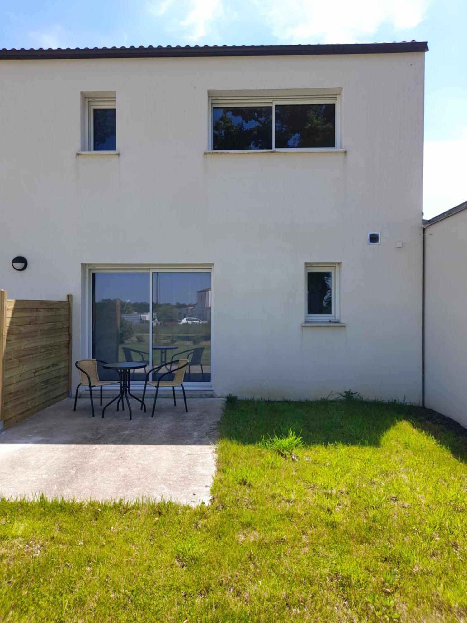 Studio Lumineux Avec Terrasse La Roche-sur-Yon Exteriör bild