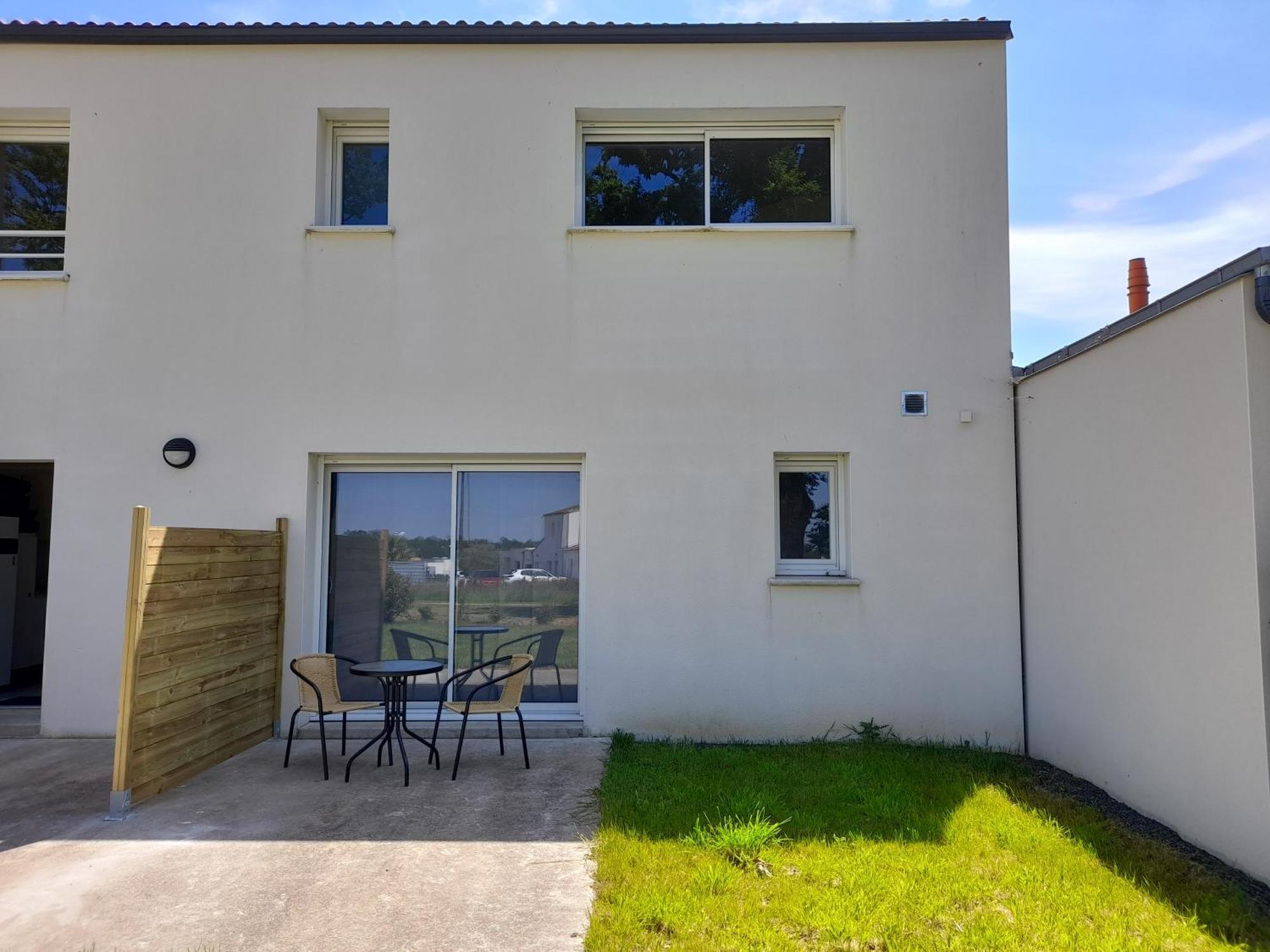 Studio Lumineux Avec Terrasse La Roche-sur-Yon Exteriör bild