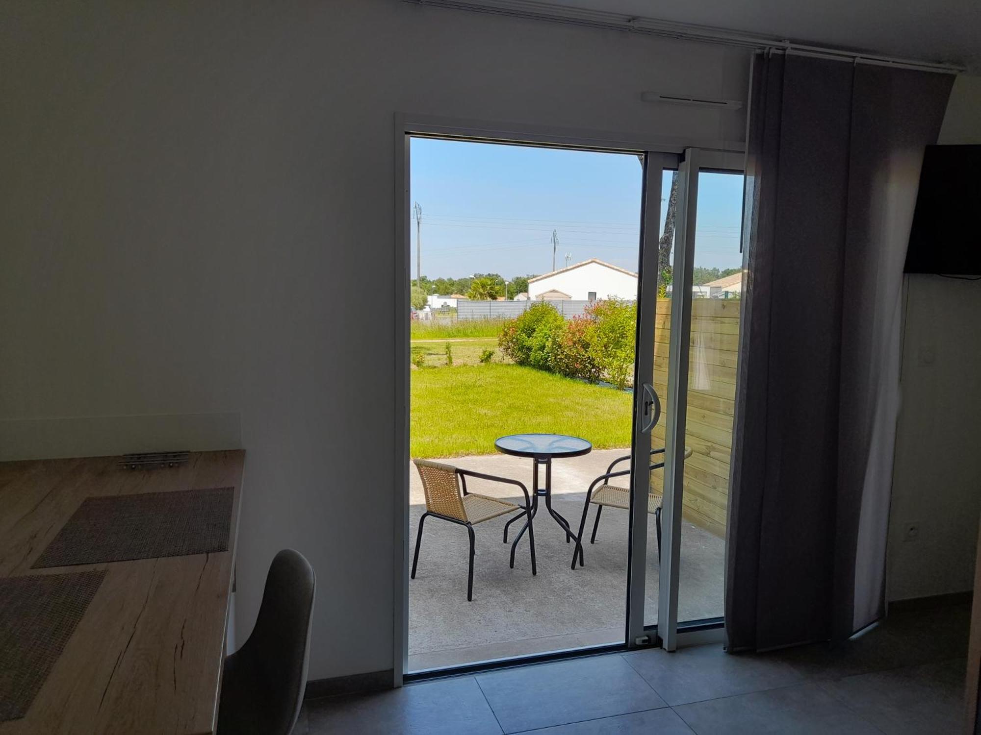 Studio Lumineux Avec Terrasse La Roche-sur-Yon Exteriör bild